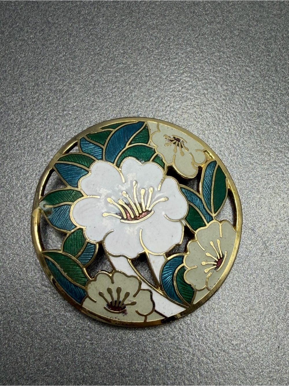 💕2/$20 Vintage Cloisonné  Round Brooch - White & Green